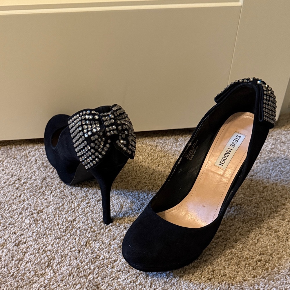 Steve Madden Black Heels with Embellished Bow